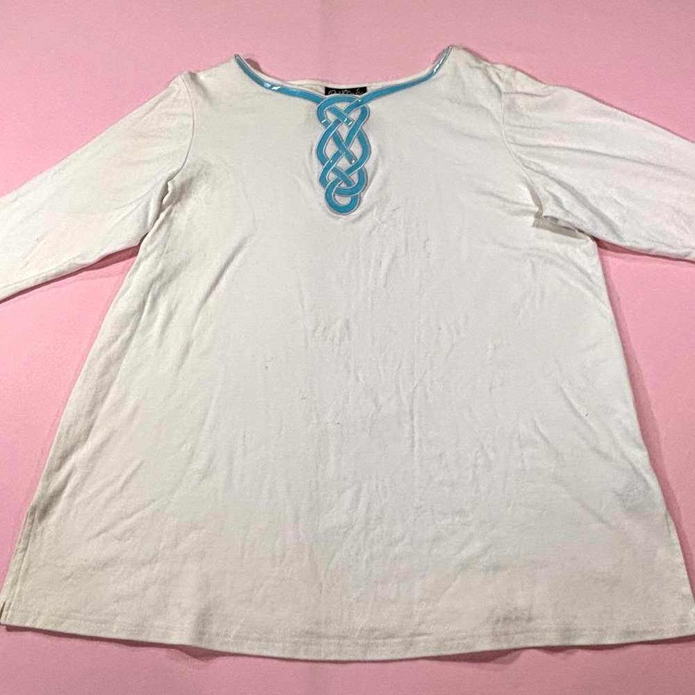 Bob Mackie top. Size 1X. White with Light Blue Design. Good condition. - Picture 3 of 9